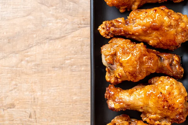 Soslu kızarmış tavuk.