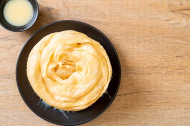 Kızarmış gevrek roti hamur