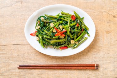 Kızarmış Çin sabah Glory veya su ıspanak