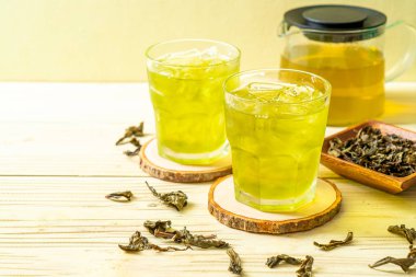 buzlu Japon yeşil çay