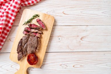 Izgara orta nadir sığır eti biftek