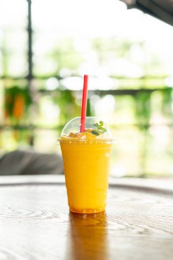 Mango smoothies cam Cafe 