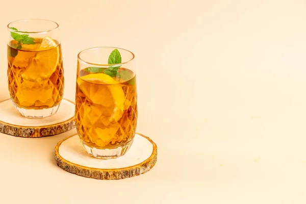氷レモン茶のガラス — ストック写真