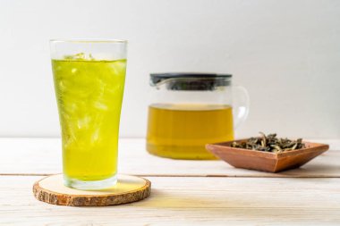 buzlu Japon yeşil çay