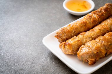 Derin kızarmış Yengeç rulo