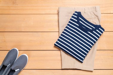 Güzel rahat erkek giyim ve moda seti 