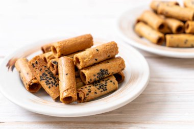 Taylandlı çıtır Hindistan cevizi rulo