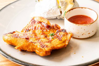 patates ile ızgara tavuk biftek