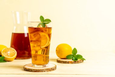 Buz limon çay bardak