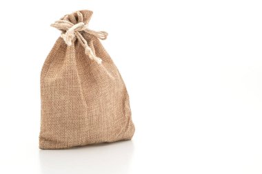 beyaz zemin üzerine çuval kumaş çanta