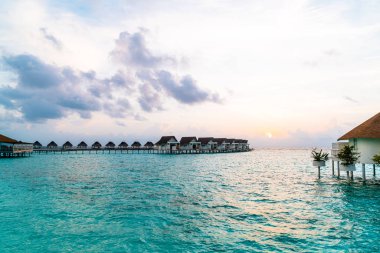 Plaj ile güzel tropikal Maldivler tatil oteli ve ada