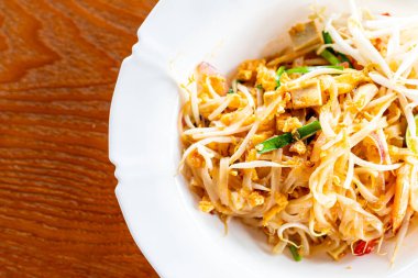 Tay tarzı noodle, pad Tay