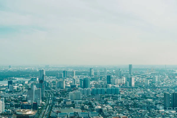 Hermoso paisaje urbano con arquitectura y edificio en Bangkok Th — Foto de Stock