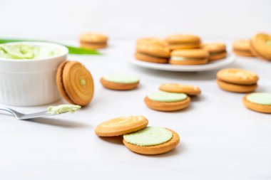 pandan kremalı kurabiyeler