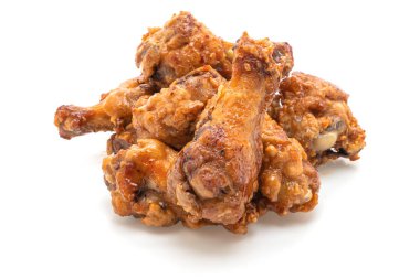 Beyaz arka planda kızarmış tavuk