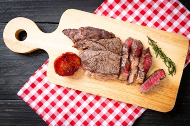 Izgara orta nadir sığır eti biftek