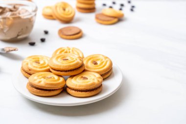 kahve kremalı kurabiyeler