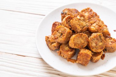 Derin kızarmış Yengeç rulo