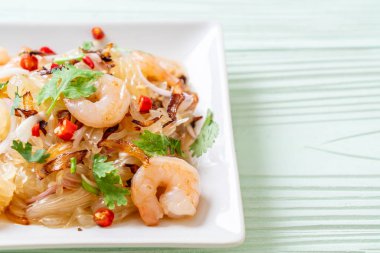 pamelo Baharatlı karides veya karides salatası