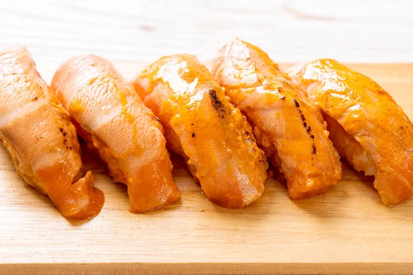 Lososy spálené sushi — Stock fotografie
