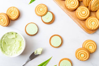 pandan kremalı kurabiyeler