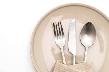 boş tabak kaşık çatal ve bıçak