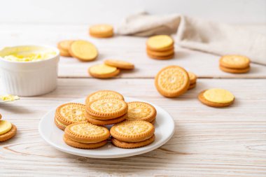 tereyağı krema ile çerezleri