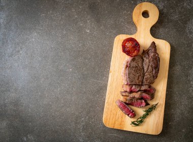 Izgara orta nadir sığır eti biftek