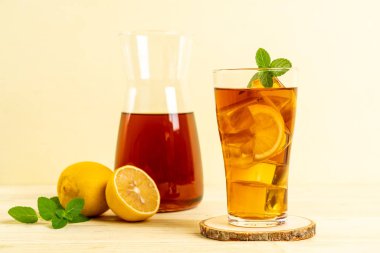 Buz limon çay bardak