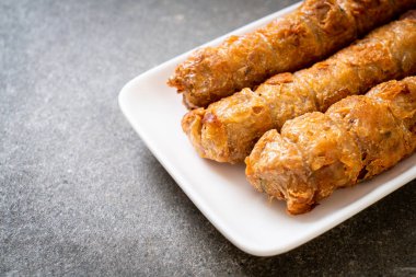 Derin kızarmış Yengeç rulo