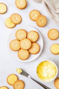 tereyağı krema ile çerezleri