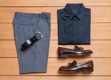 Güzel rahat erkek giyim ve moda seti 