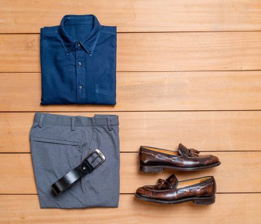 Güzel rahat erkek giyim ve moda seti 