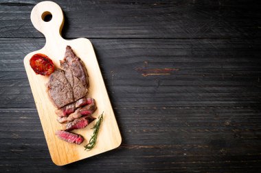 Izgara orta nadir sığır eti biftek