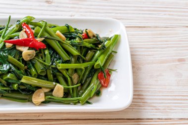 Kızarmış Çin sabah Glory veya su ıspanak