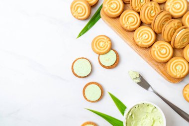 pandan kremalı kurabiyeler