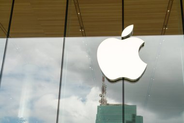 Bangkok, Tayland-Temmuz 17, 2019: Apple ıconsiam 'da Apple logosu