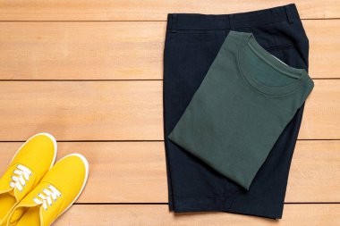 Güzel rahat erkek giyim ve moda seti 