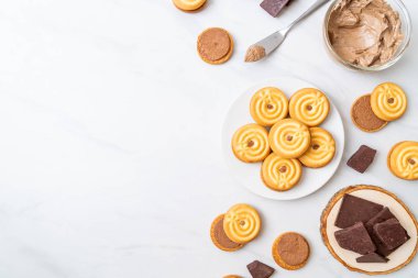 krem çikolata kurabiye