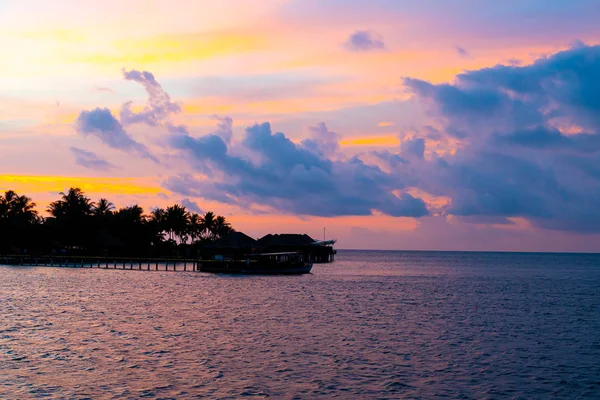 Sunset sky with Maldives Island — Stock Photo, Image