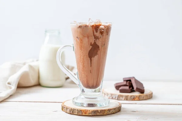 Bebida de batido de chocolate helado — Foto de Stock