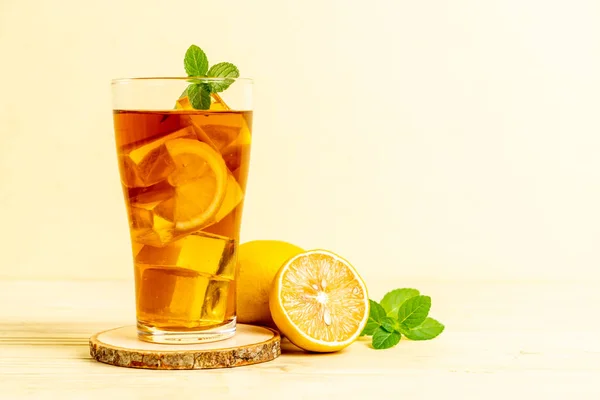 Glass of ice lemon tea — Stock Photo, Image