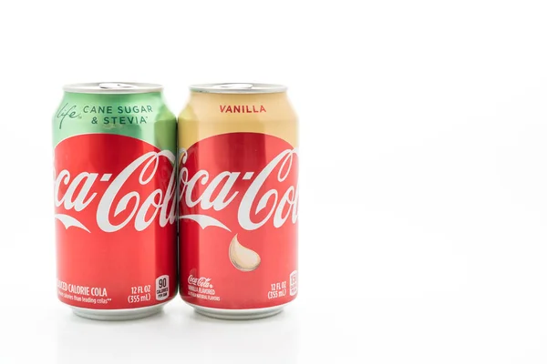 Bangkok, thailand - 13. Mai 2019: coca cola dose trinkt stevia an — Stockfoto