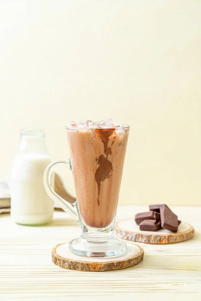 Boisson milk-shake au chocolat glacé — Photo