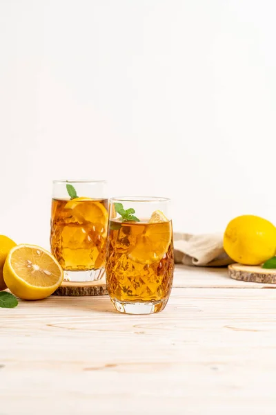 Pohár citromos jeges tea — Stock Fotó