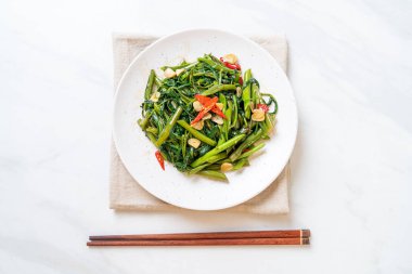 Kızarmış Çin sabah Glory veya su ıspanak