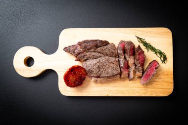 Izgara orta nadir sığır eti biftek