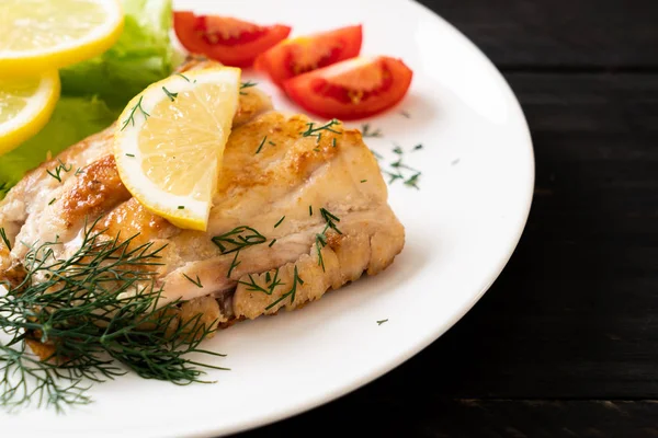 Bistec de pargo a la parrilla — Foto de Stock