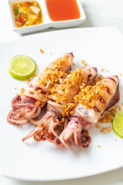 sarımsaklı kızarmış kalamar