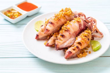 sarımsaklı kızarmış kalamar